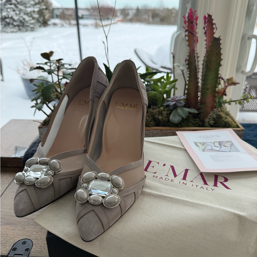 E’MAR Suede Heels